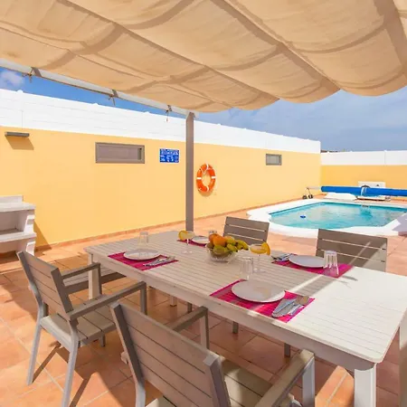 Holiday home Bella Lucia 3. Piscina Climatizada, Wifi, Bbq.