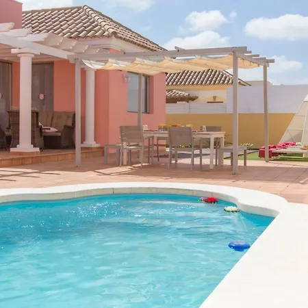 Bella Lucia 3. Piscina Climatizada, Wifi, Bbq.