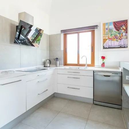 Bella Lucia 3. Piscina Climatizada, Wifi, Bbq. Holiday home